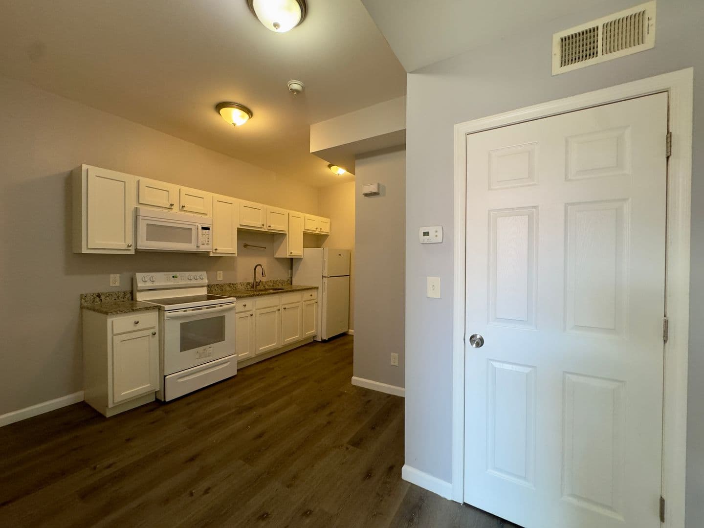 Baltimore Apartment: 2428 N Calvert St