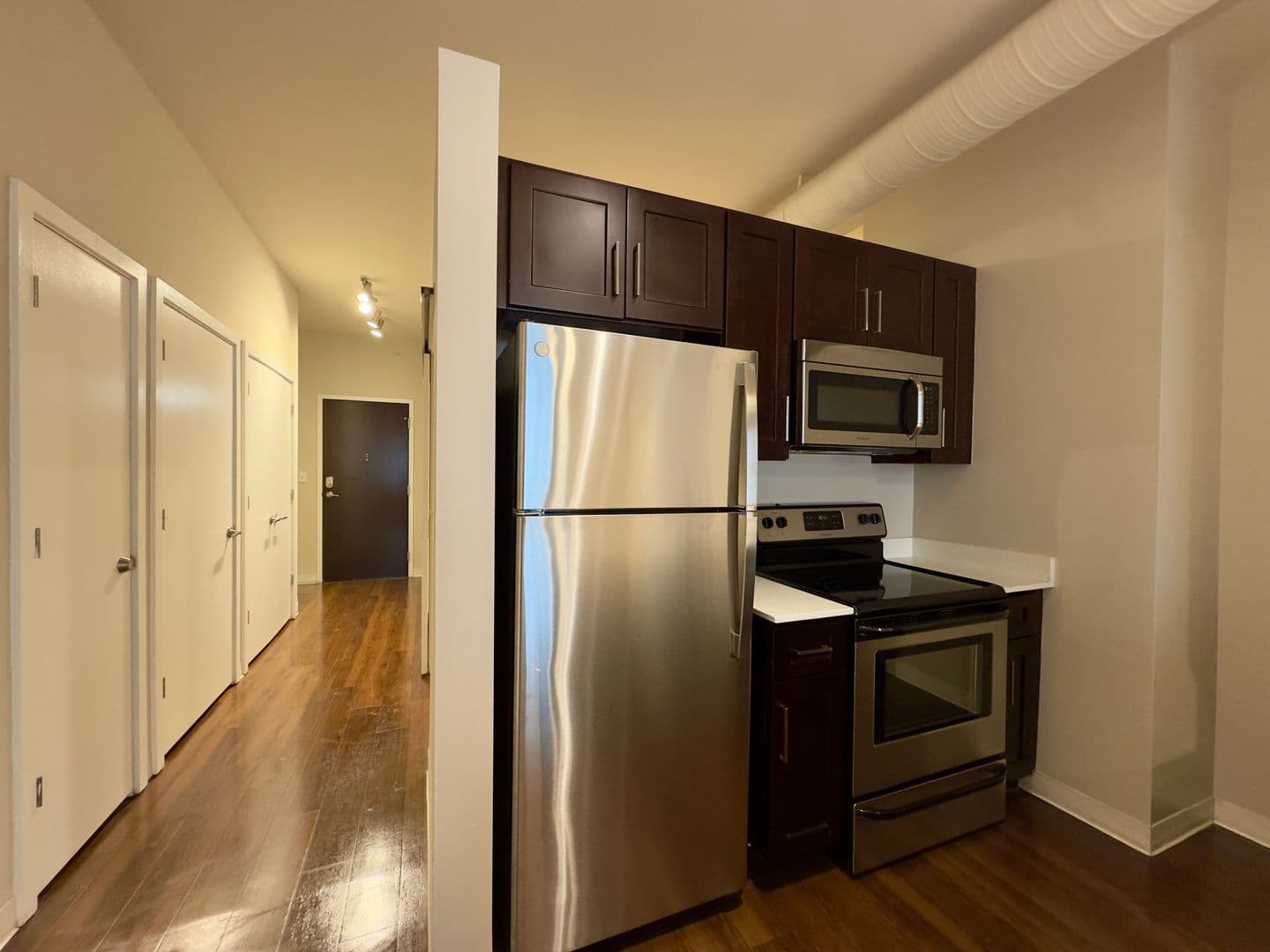 Baltimore Apartment: 10 N Calvert St