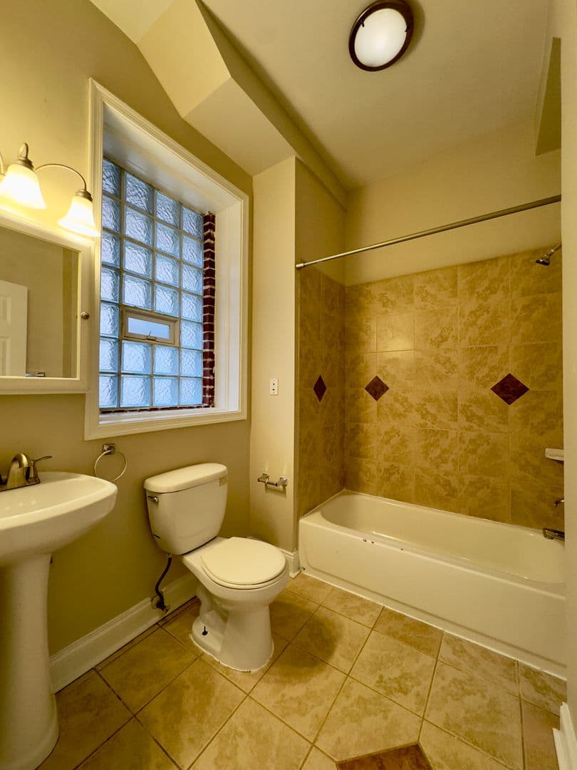 Baltimore Apartment: 2401 Brookfield Ave