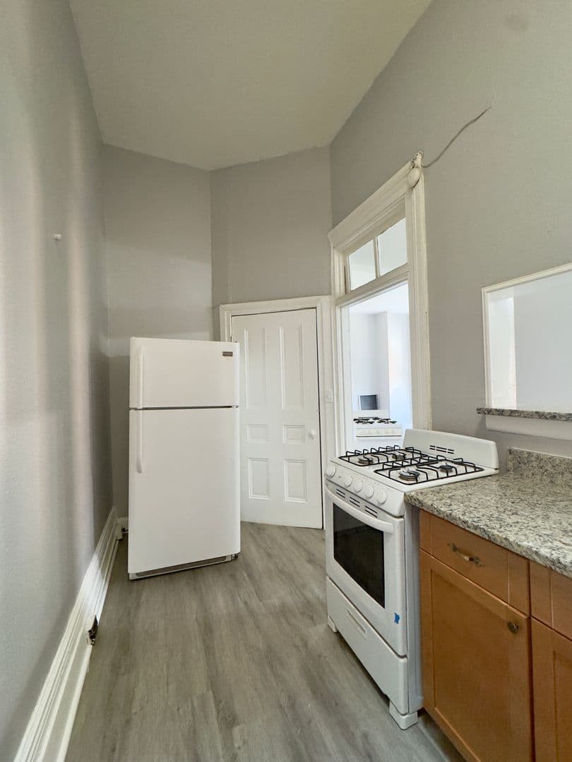 Baltimore Apartment: 1322-1324 Eutaw Pl