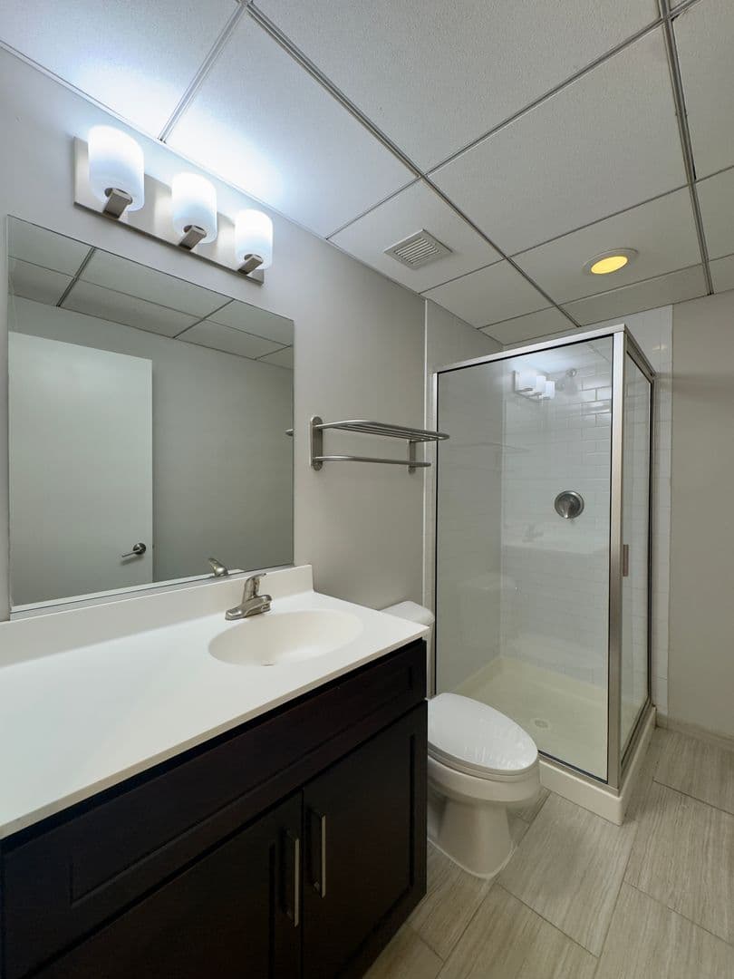 Baltimore Apartment: 10 N Calvert St