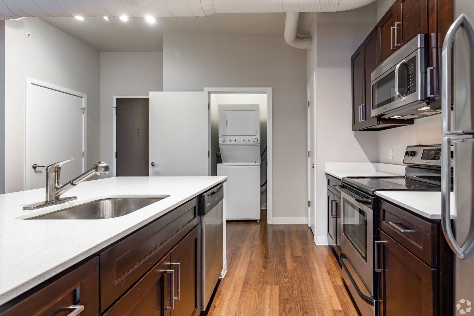 Baltimore Apartment: 10 N Calvert St