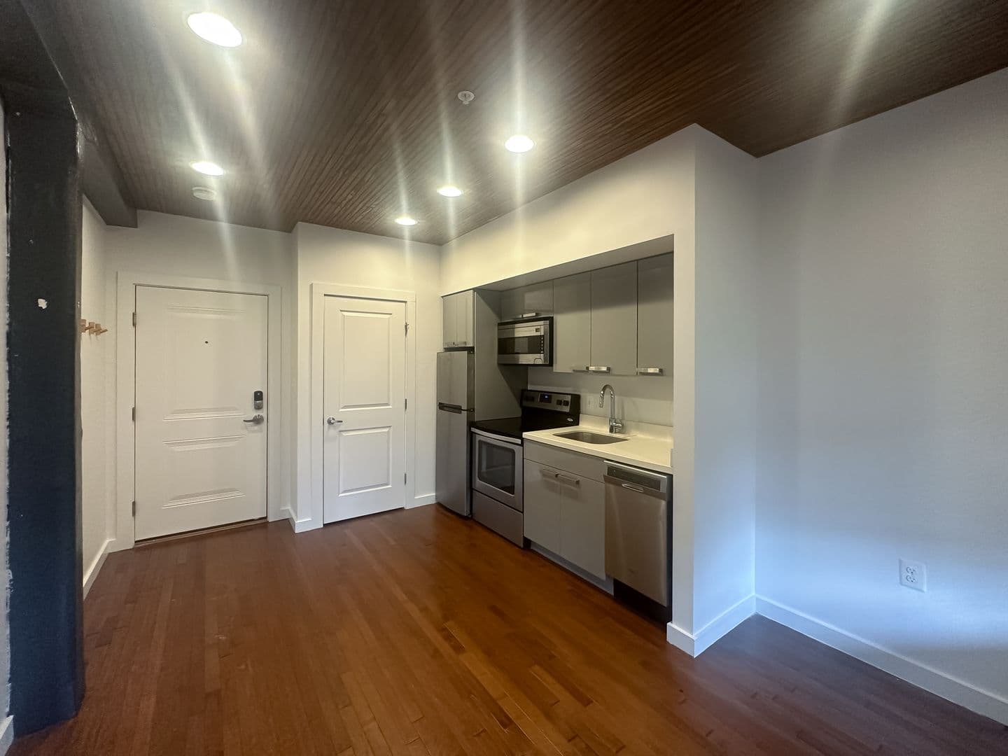 Baltimore Apartment: 613 Portland St