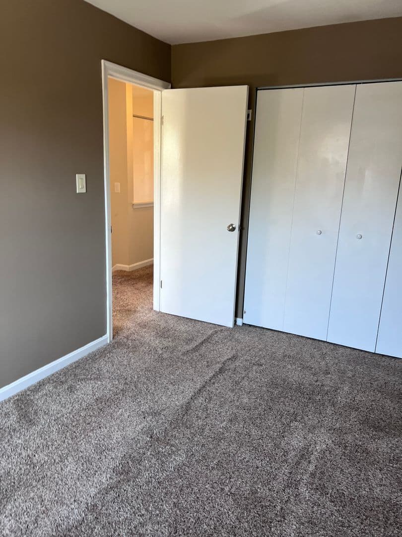 Nottingham Townhome: 14 Minte Dr