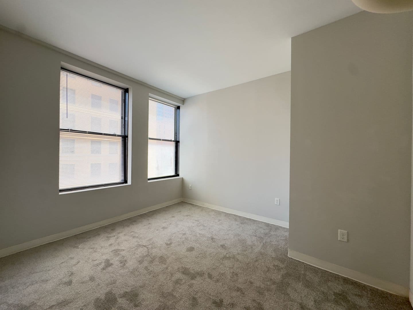 Baltimore Apartment: 10 N Calvert St