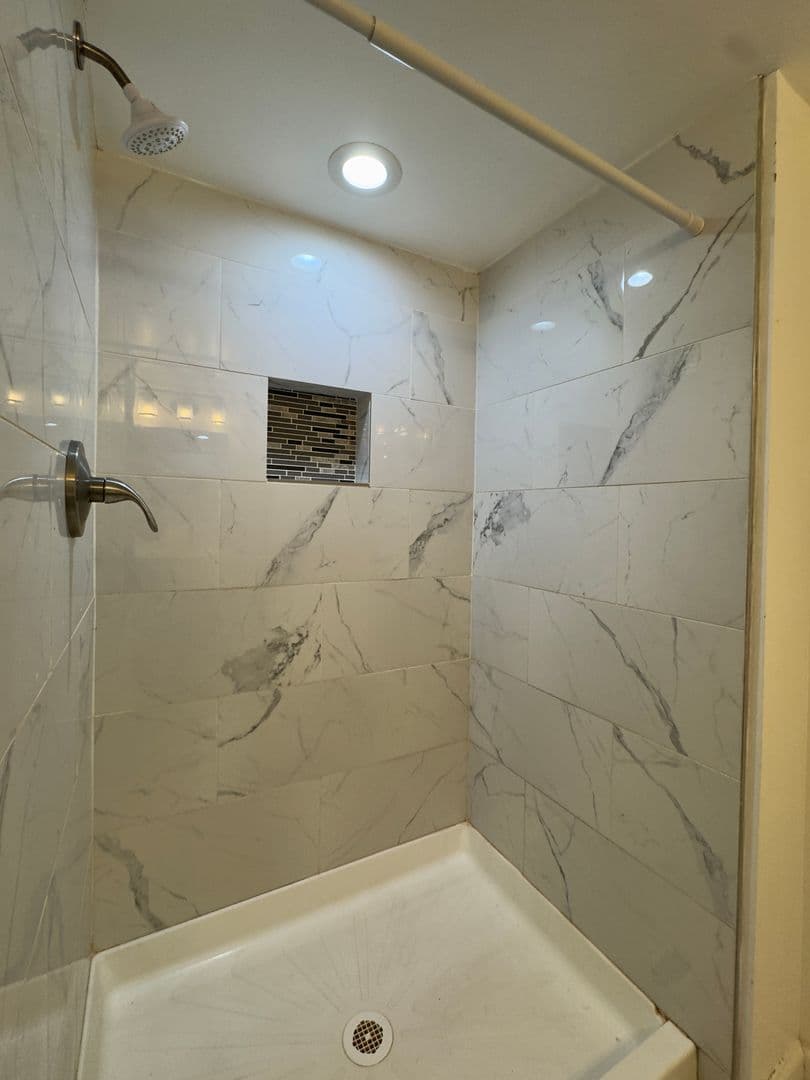 Baltimore Townhome: 5781 Edgepark Rd