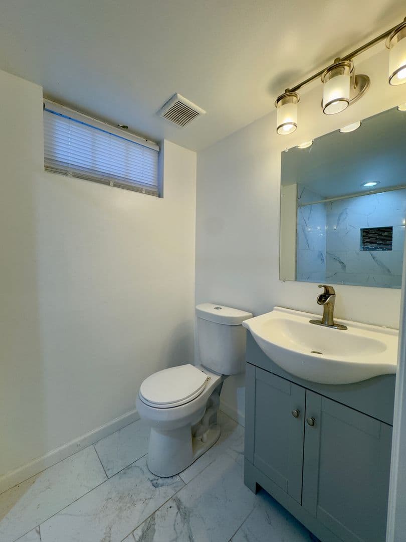 Baltimore Townhome: 5781 Edgepark Rd
