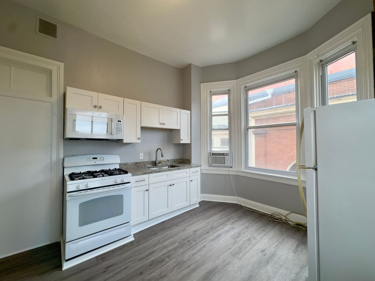 Baltimore Apartment: 1322-1324 Eutaw Pl