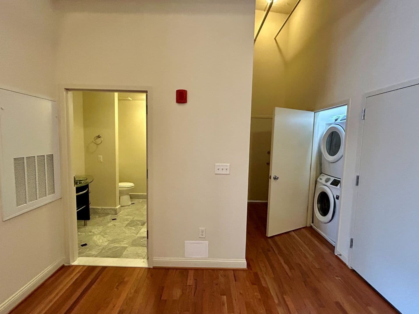 Baltimore Apartment: 311 W Baltimore St