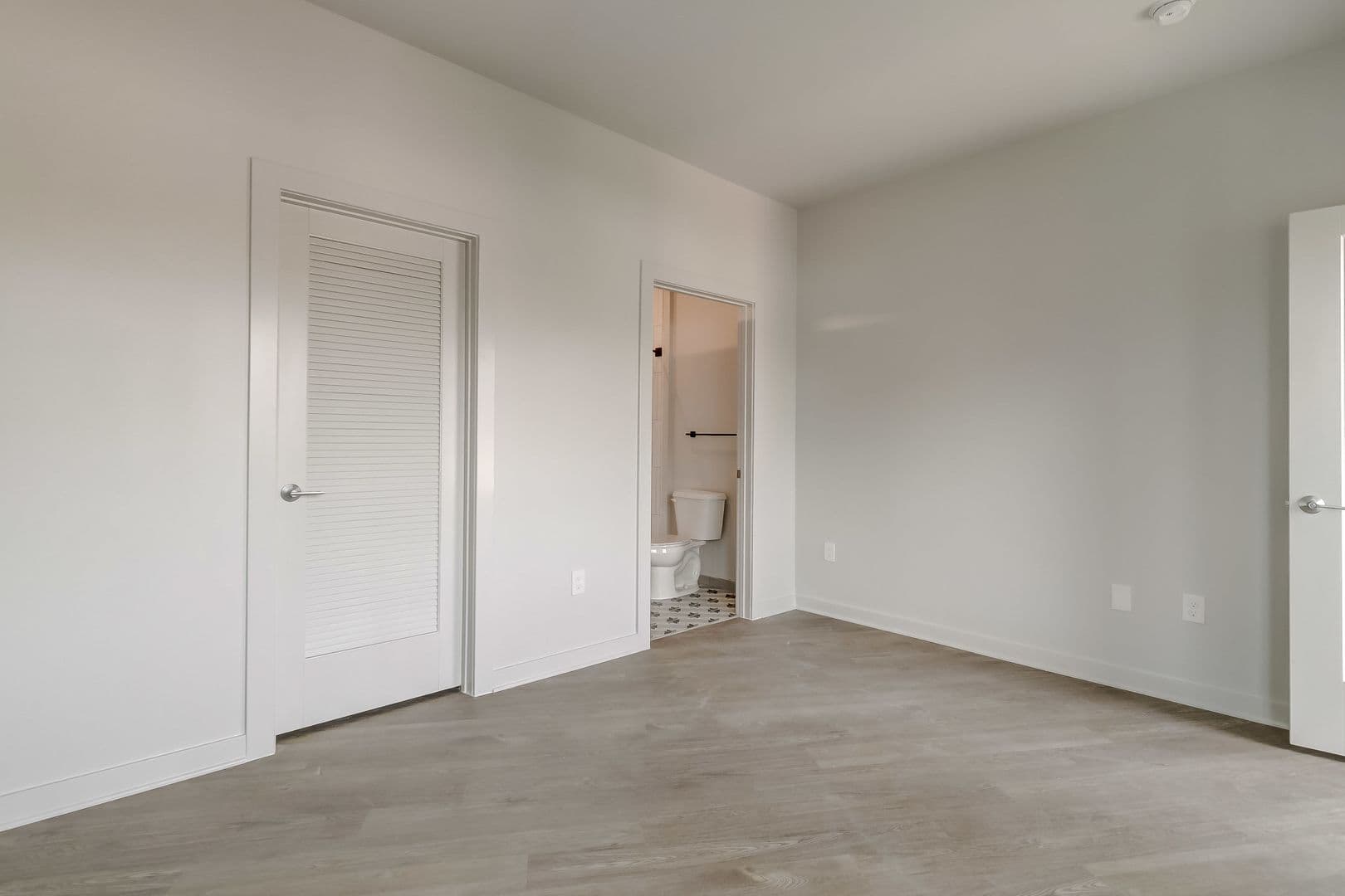 Baltimore Apartment: 115 W Hamburg