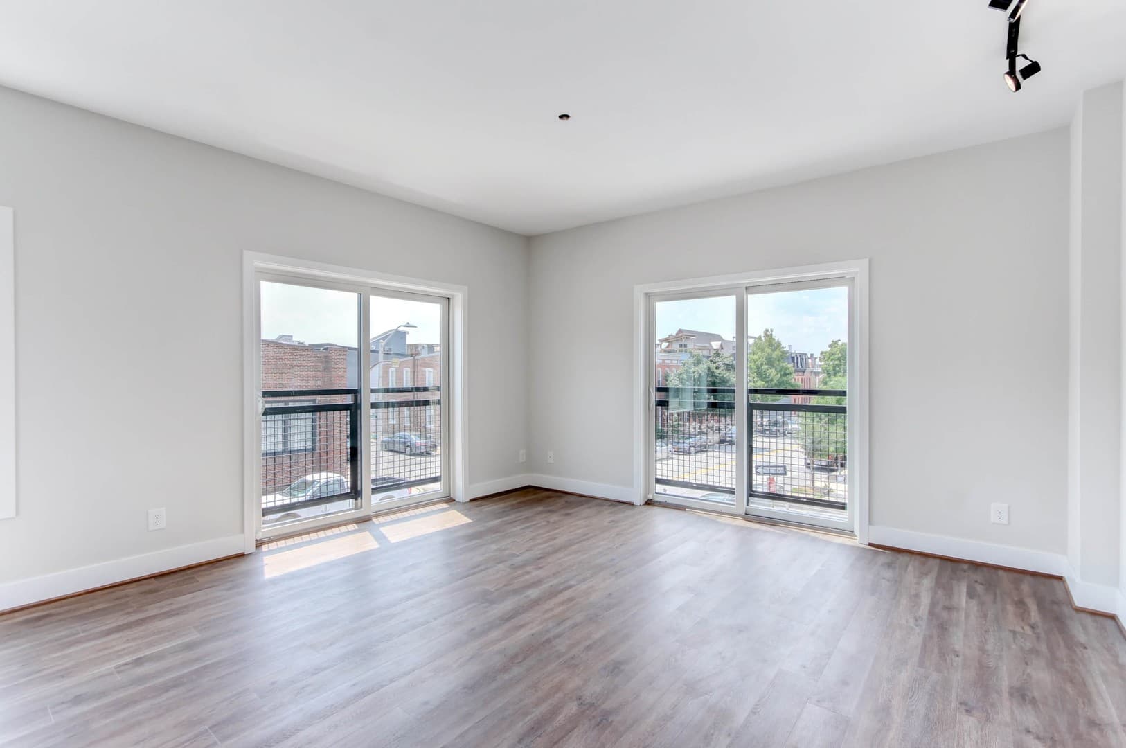 Baltimore Apartment: 1238 Light St