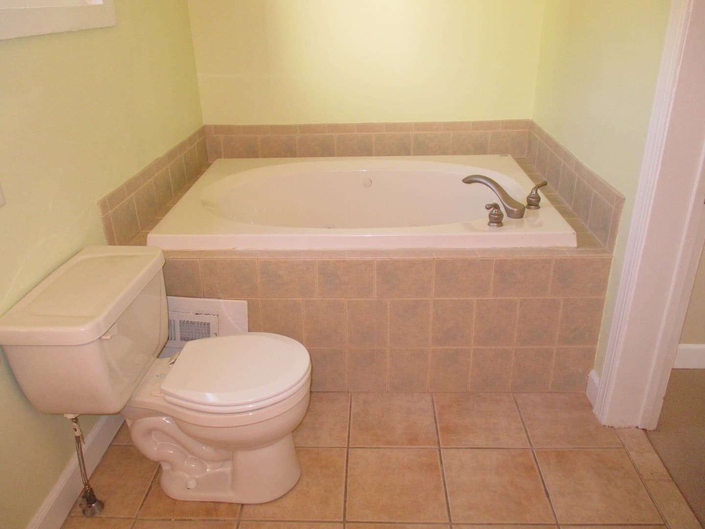 Baltimore House: 3539 Falls Rd