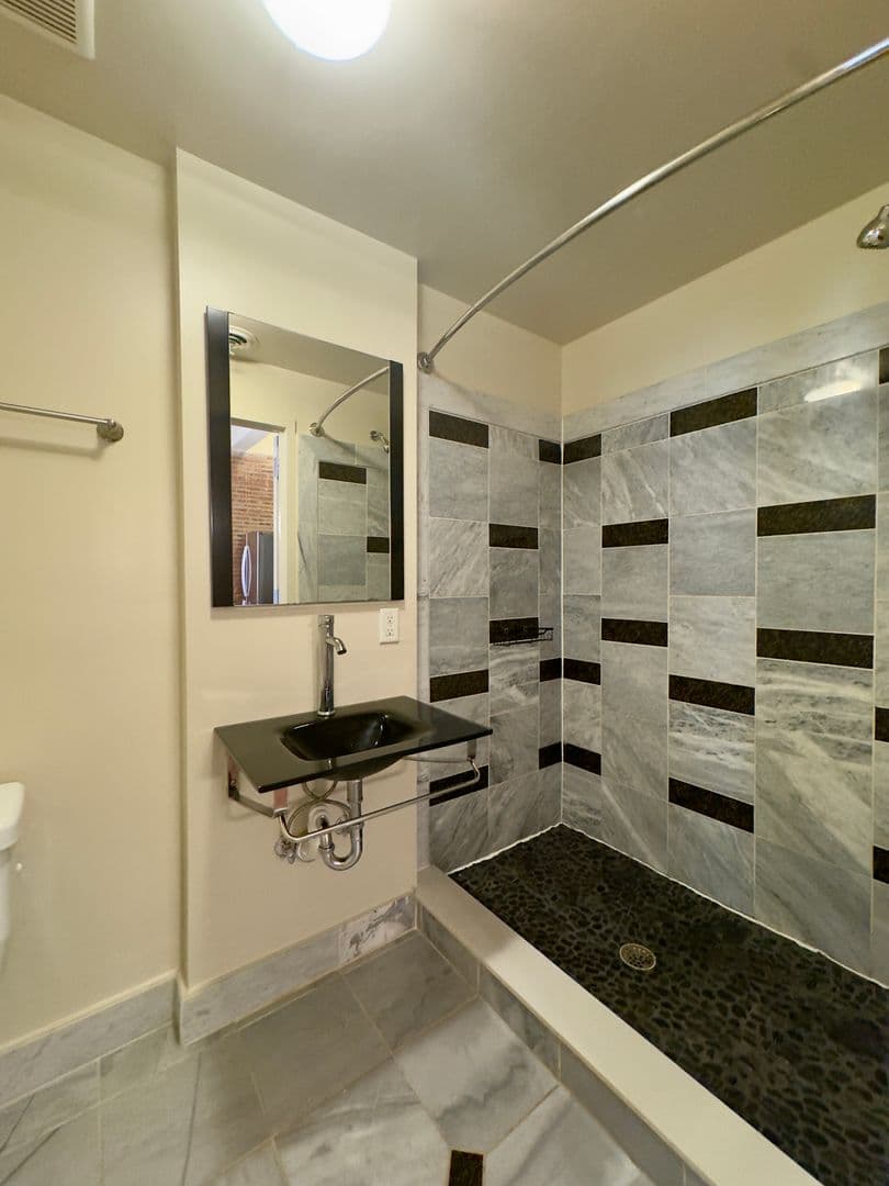Baltimore Apartment: 311 W Baltimore St