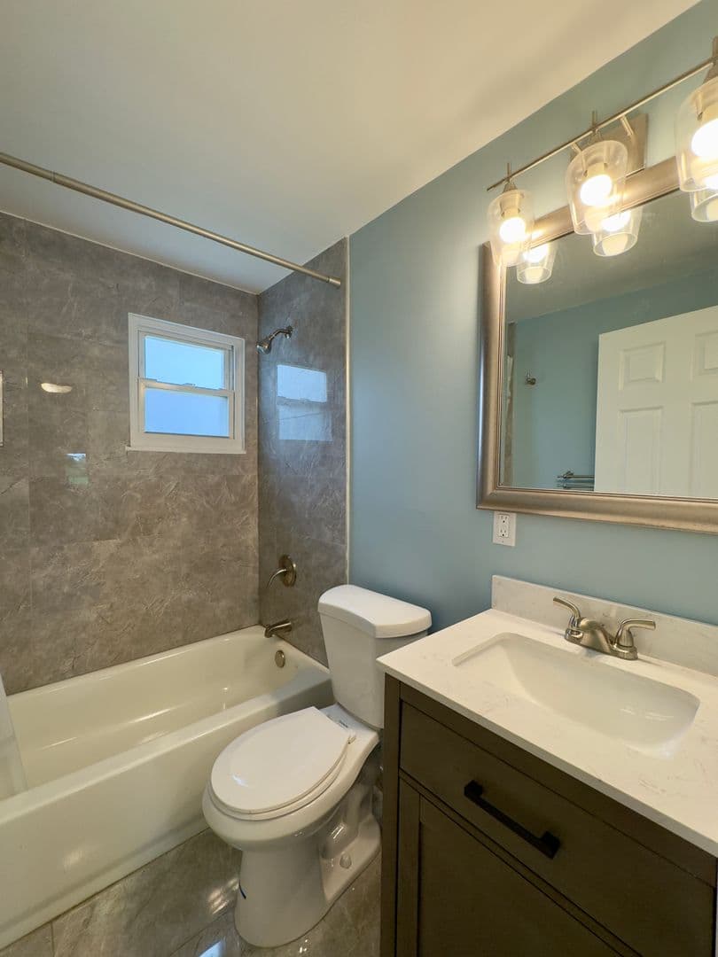 Dundalk House: 2113 Larkhall Road