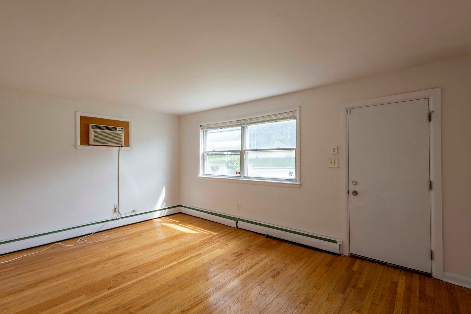 Baltimore Apartment: 4806 Sipple Ave