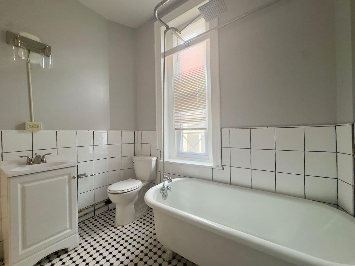 Baltimore Apartment: 1322-1324 Eutaw Pl