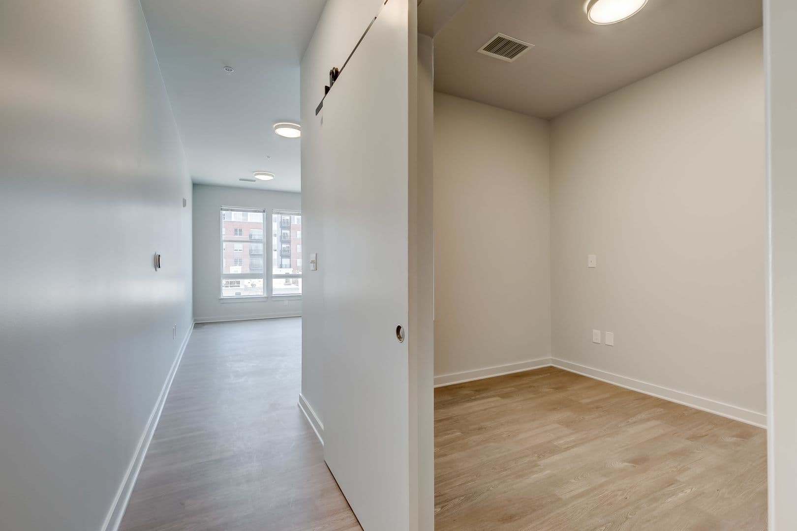 Baltimore Apartment: 115 W Hamburg