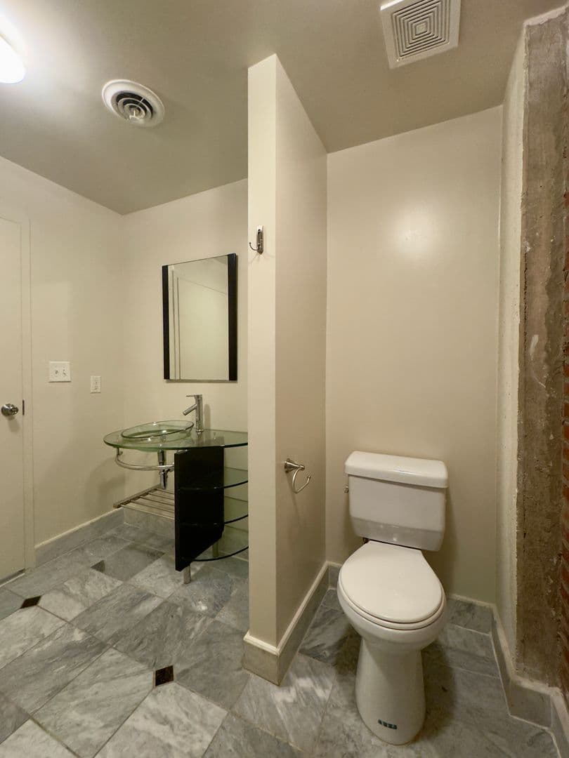 Baltimore Apartment: 311 W Baltimore St