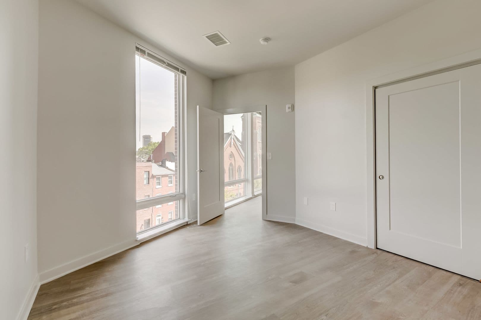 Baltimore Apartment: 115 W Hamburg