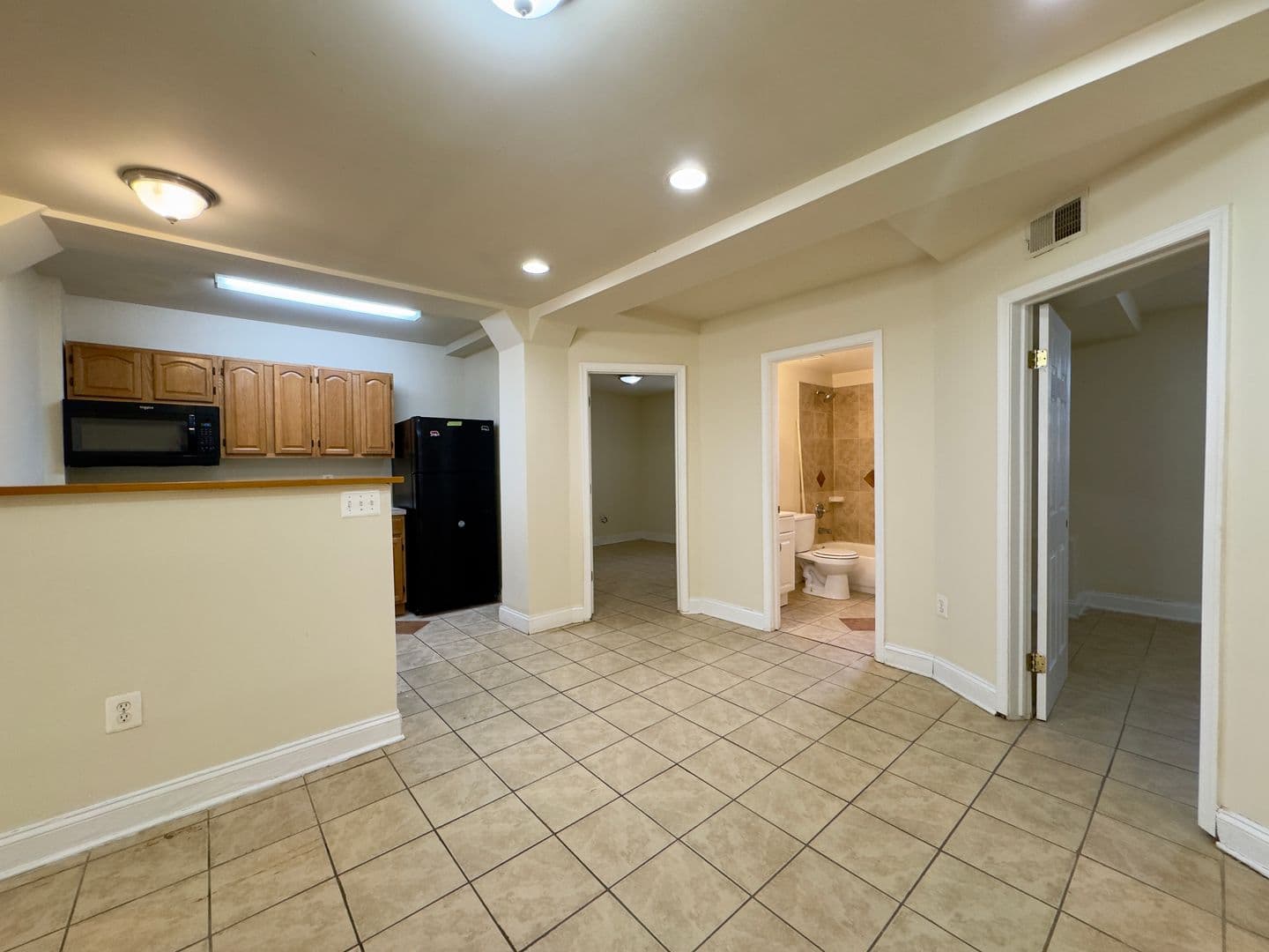 Baltimore Apartment: 2401 Brookfield Ave