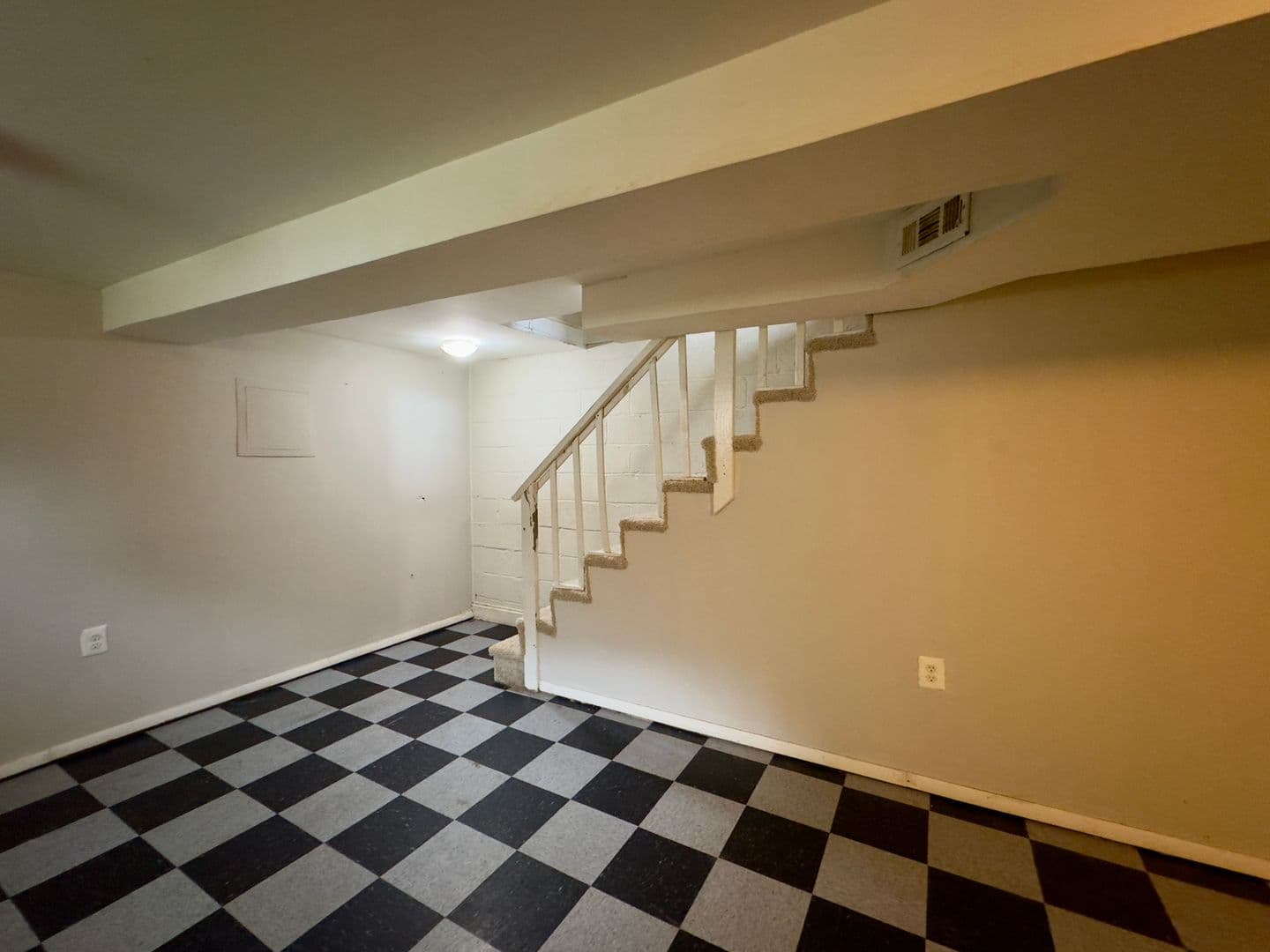 Baltimore Townhome: 5615 Belle Ave