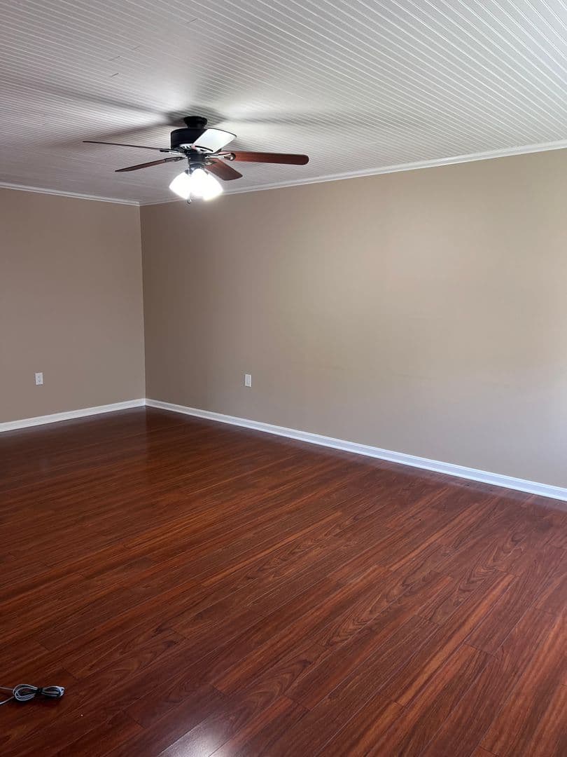 Nottingham Townhome: 14 Minte Dr