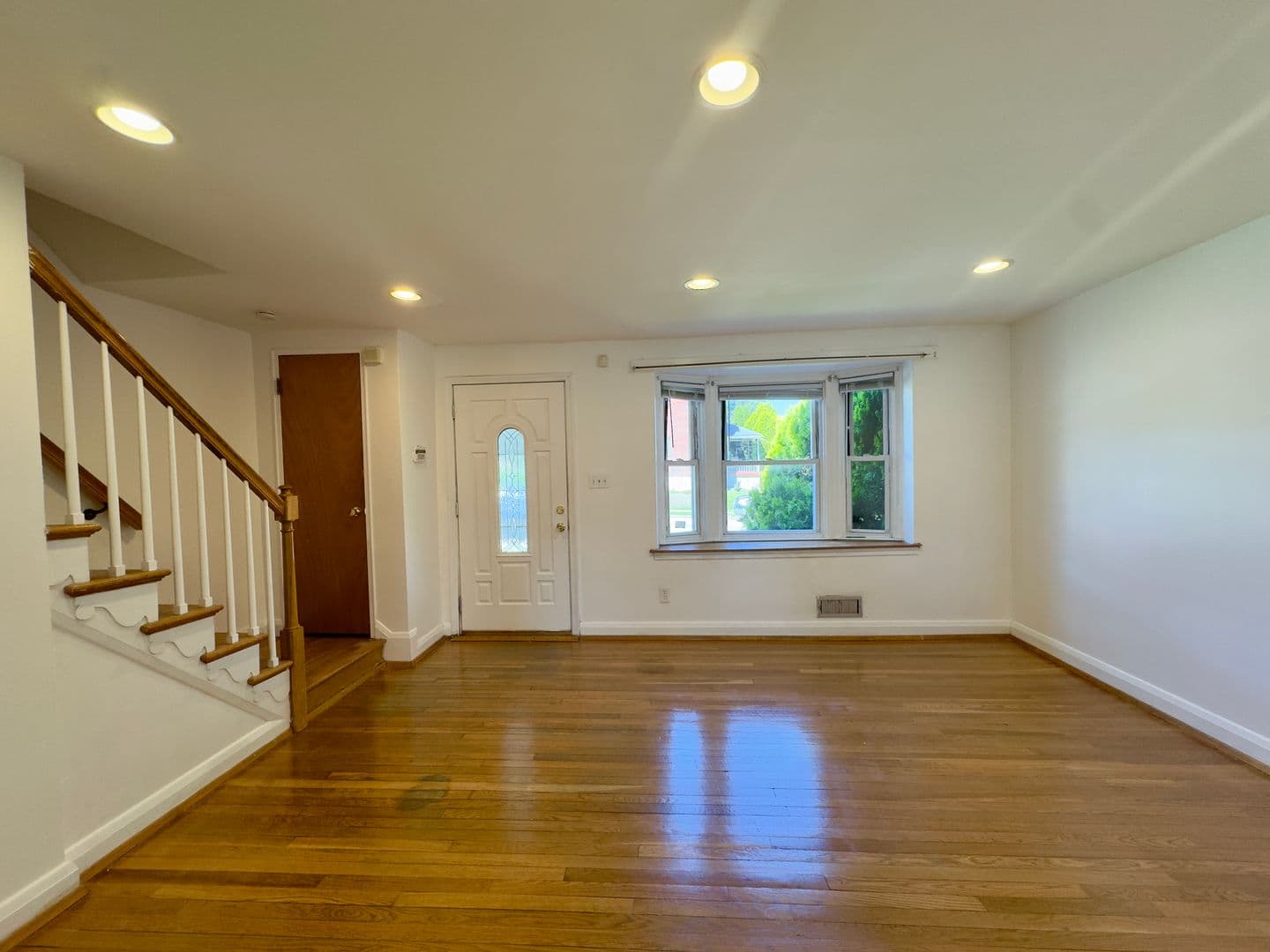 Baltimore Townhome: 5781 Edgepark Rd