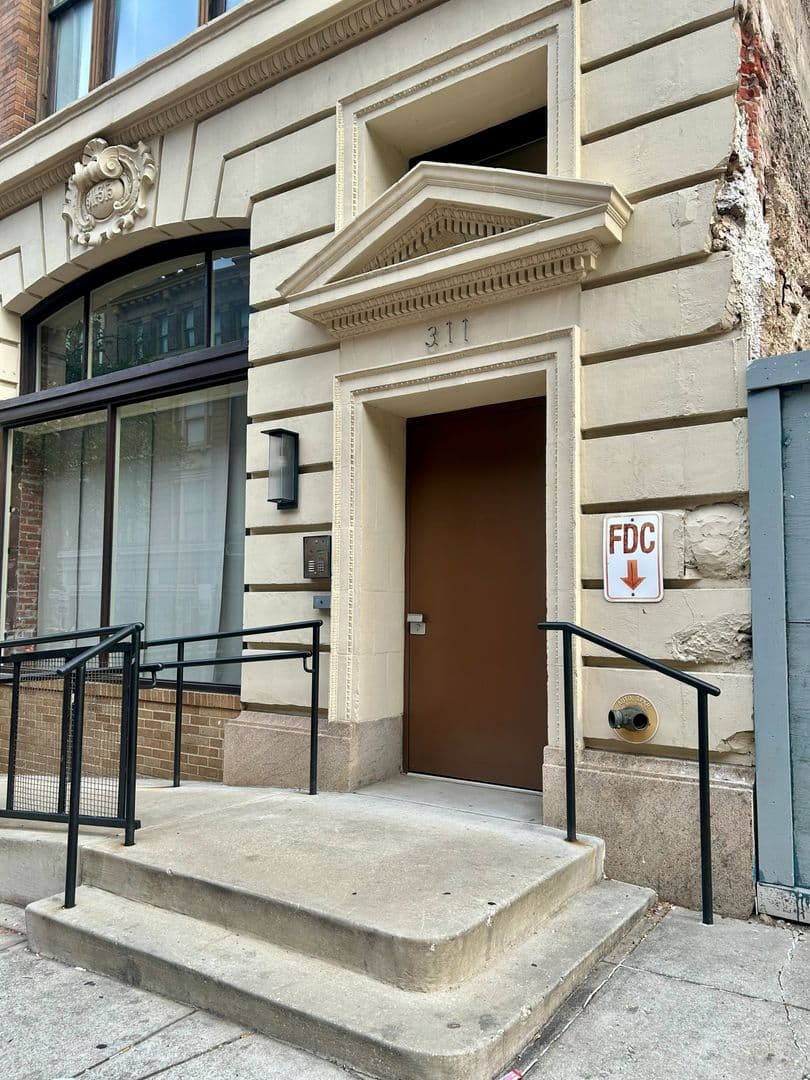 Baltimore Apartment: 311 W Baltimore St
