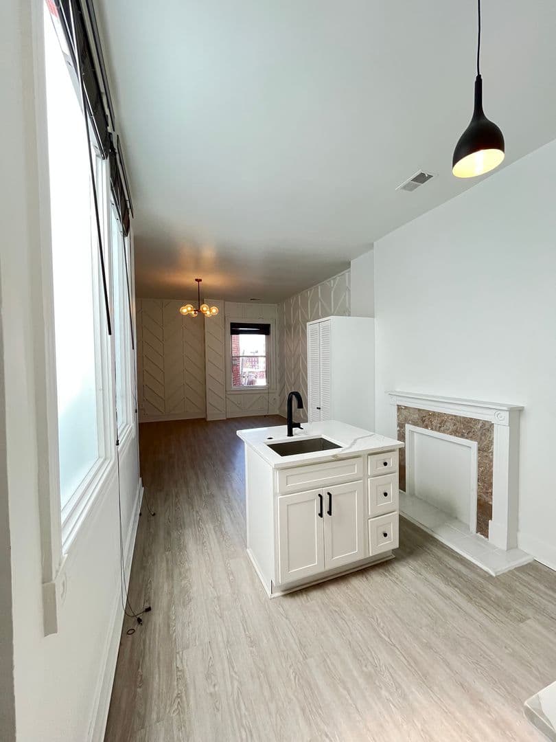 Baltimore Apartment: 1720 St. Paul Street