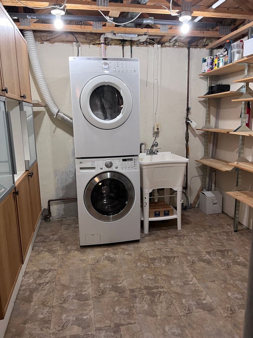 Nottingham Townhome: 14 Minte Dr