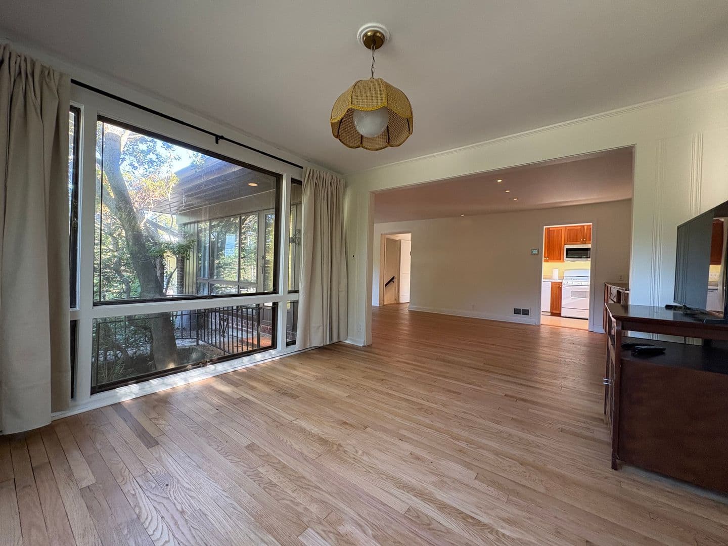 Baltimore House: 2711 Glen Ave