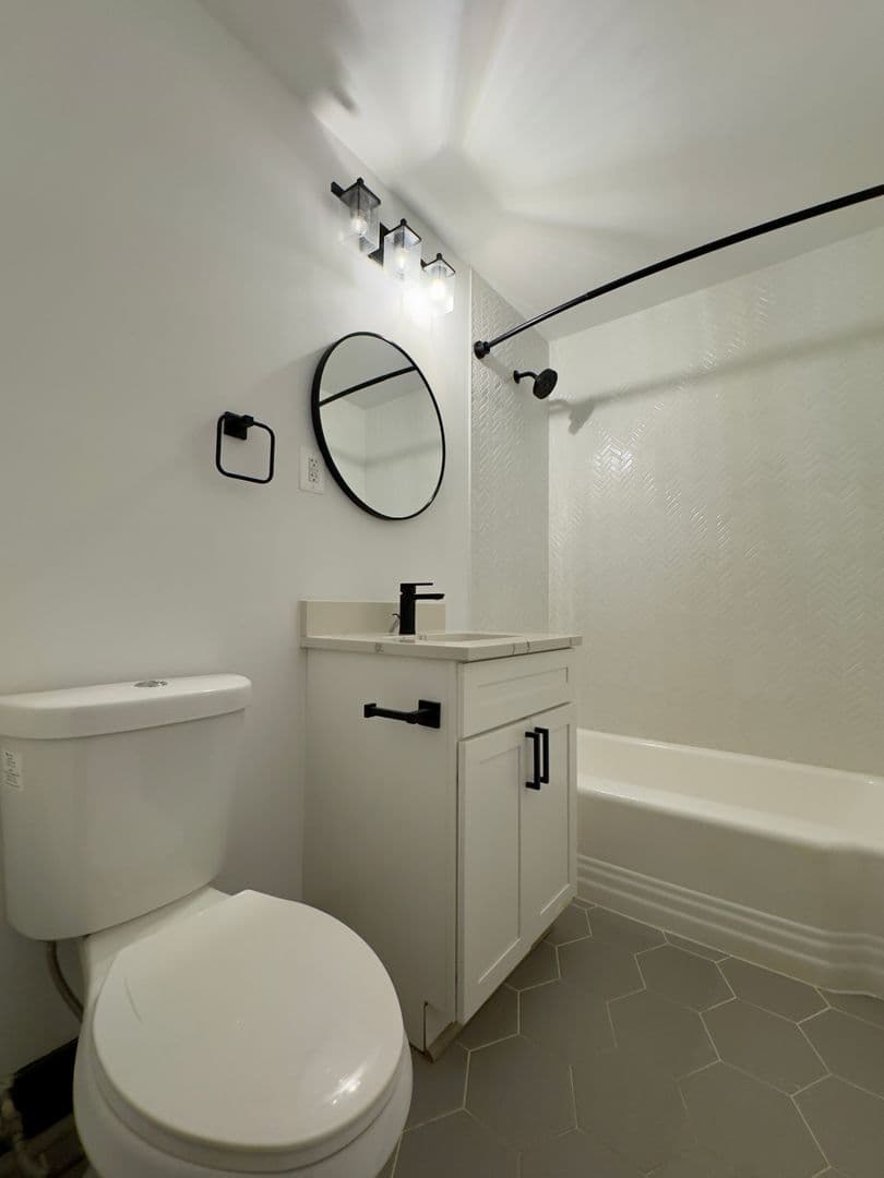 Baltimore Apartment: 816 Park Ave