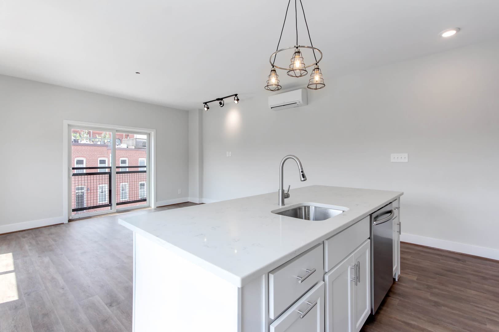 Baltimore Apartment: 1238 Light St