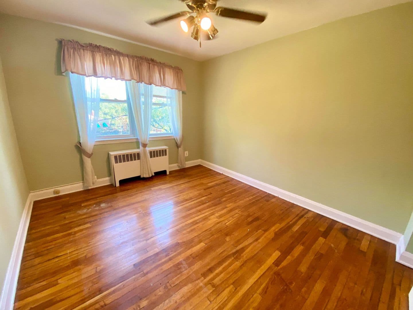 Baltimore Apartment: 6125 Parkway Dr
