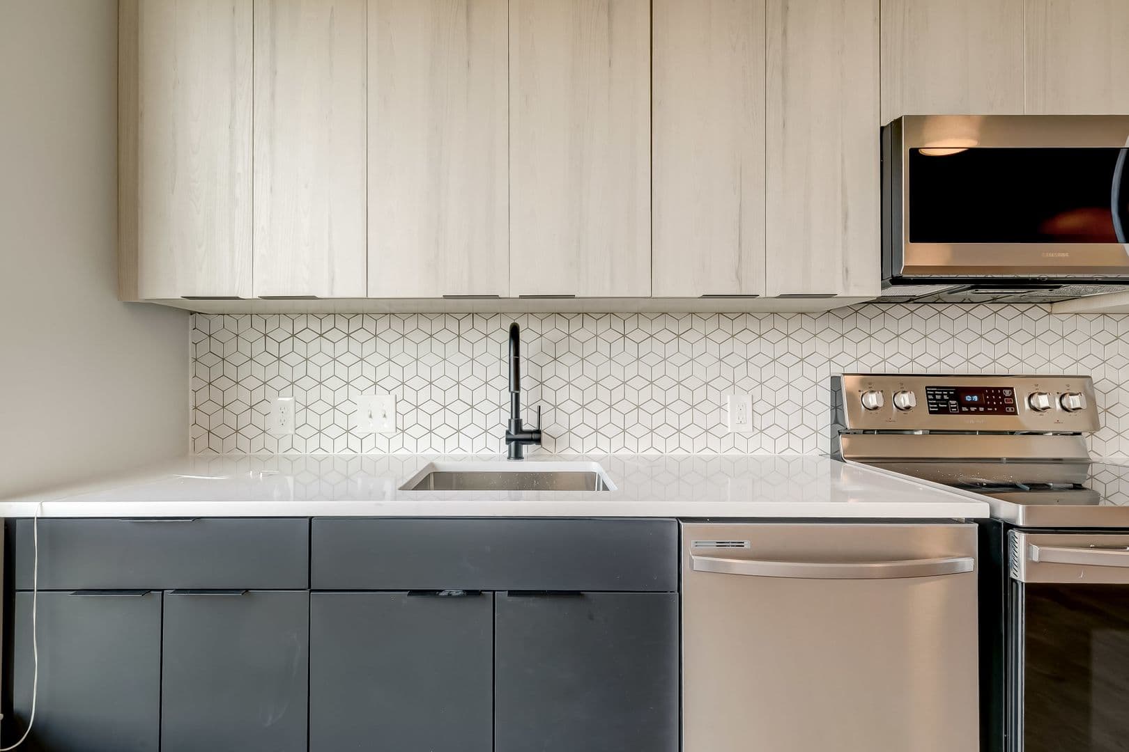 Baltimore Apartment: 115 W Hamburg