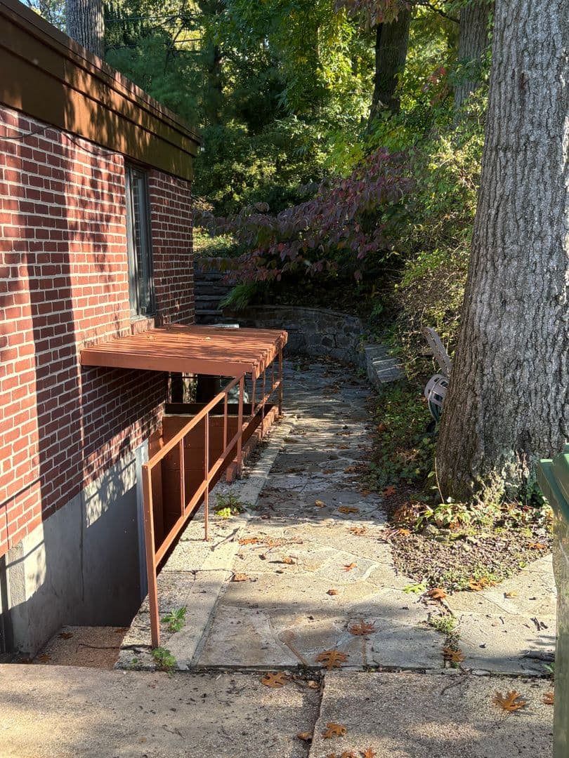 Baltimore House: 2711 Glen Ave