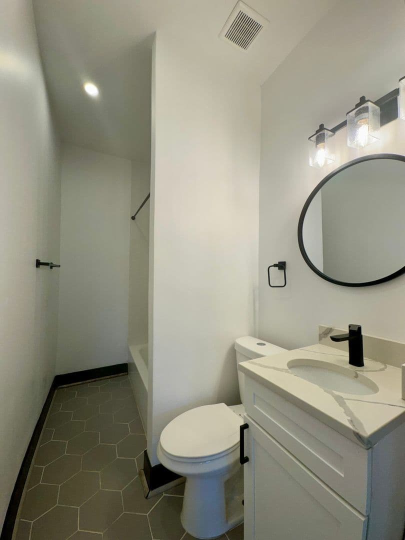 Baltimore Apartment: 1005 N Charles St