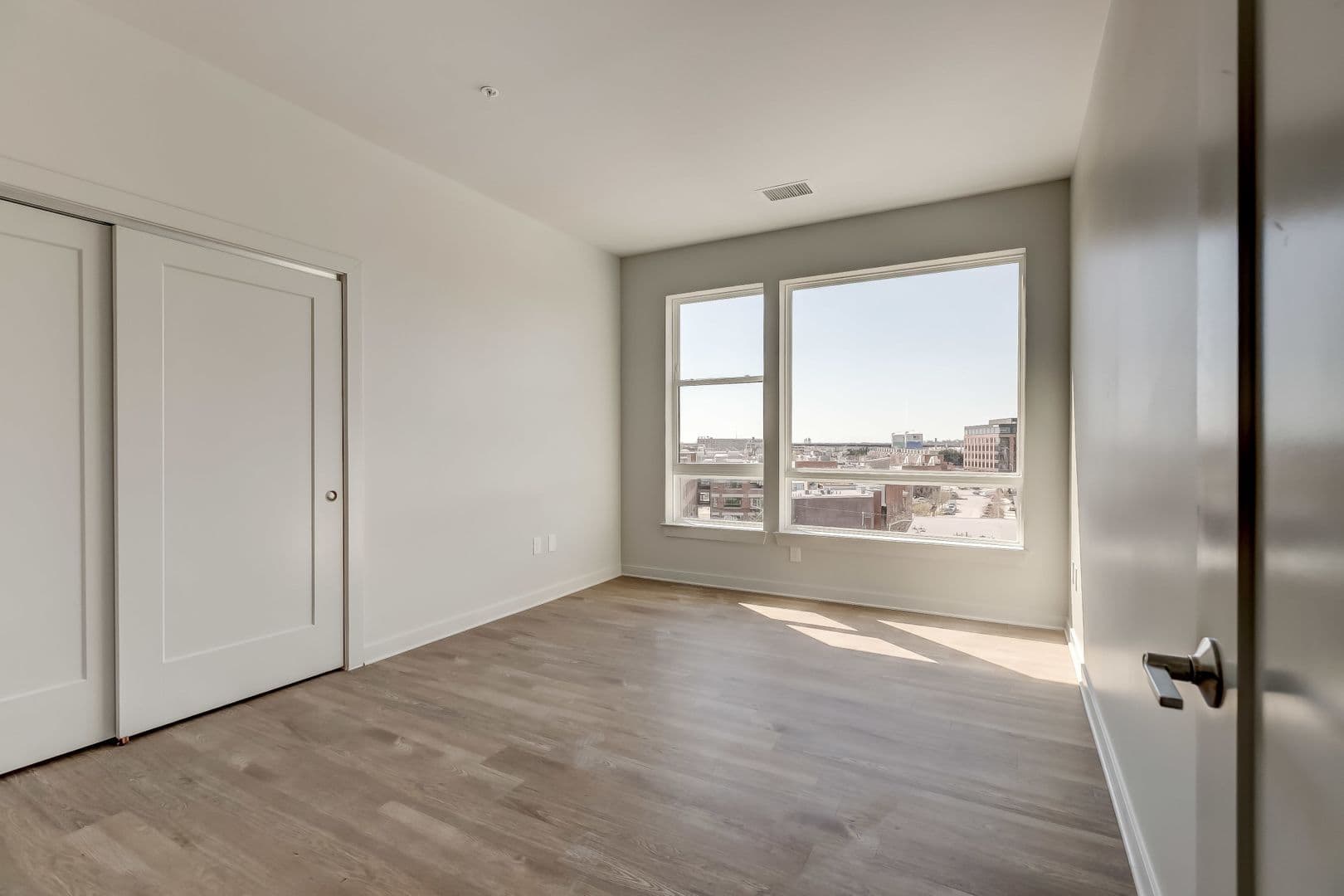 Baltimore Apartment: 115 W Hamburg