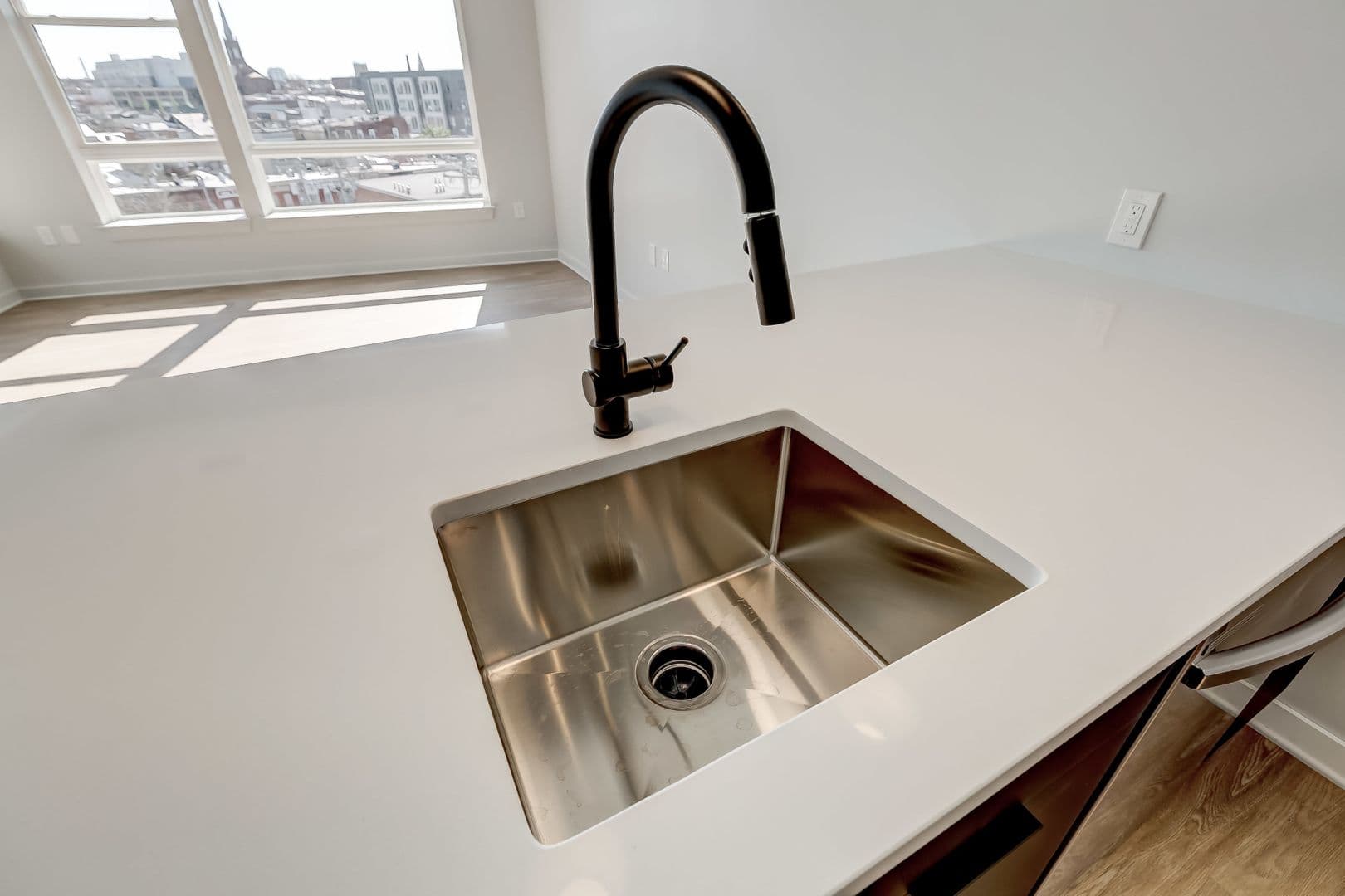 Baltimore Apartment: 115 W Hamburg