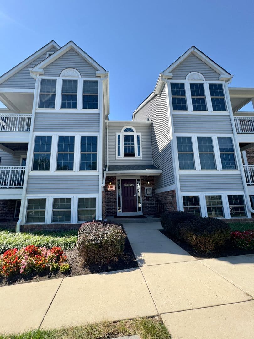 Pikesville Condo: 1458 Greenbriar Cr