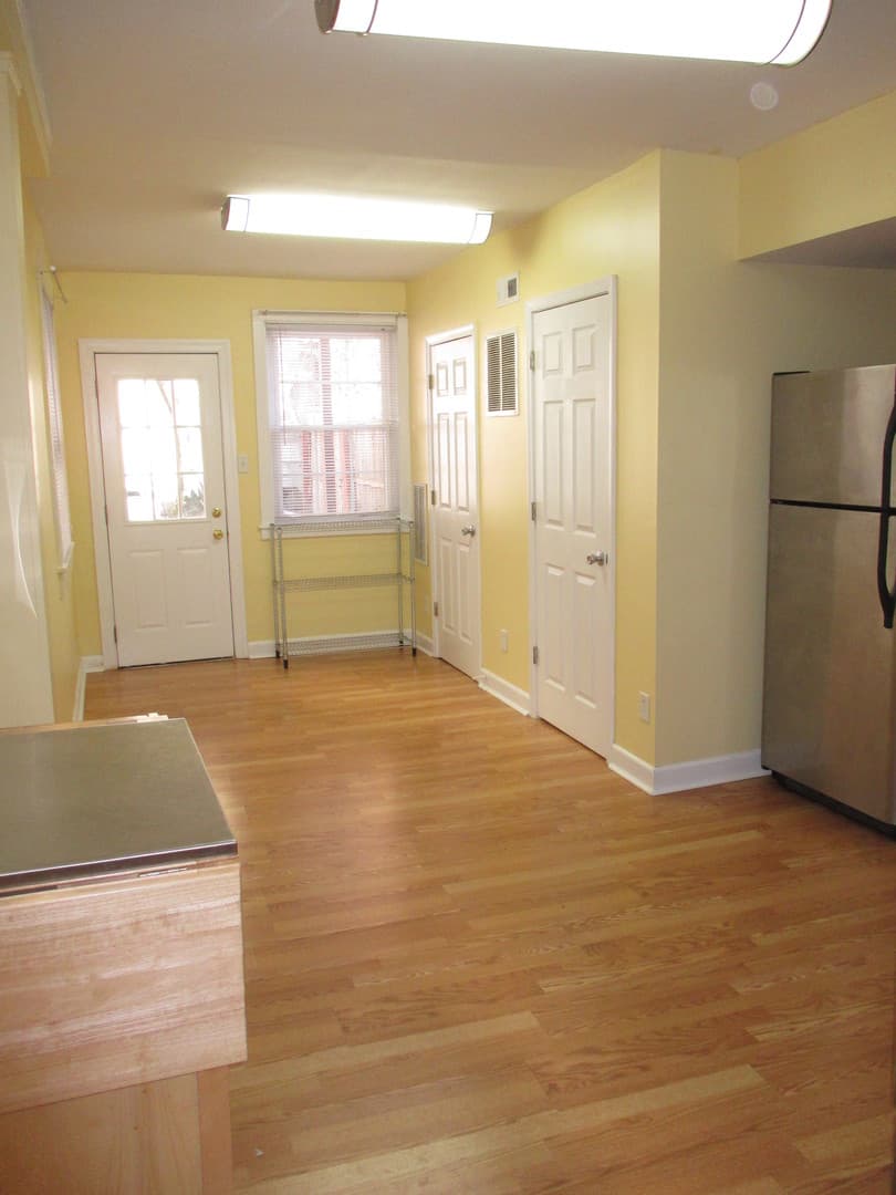 Baltimore House: 3539 Falls Rd