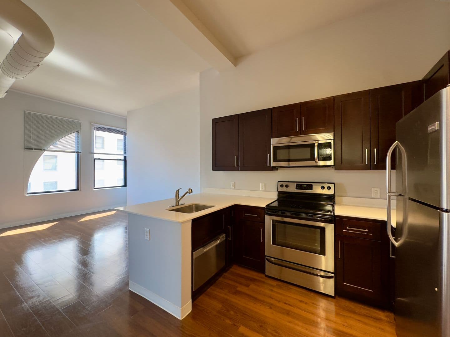 Baltimore Apartment: 10 N Calvert St