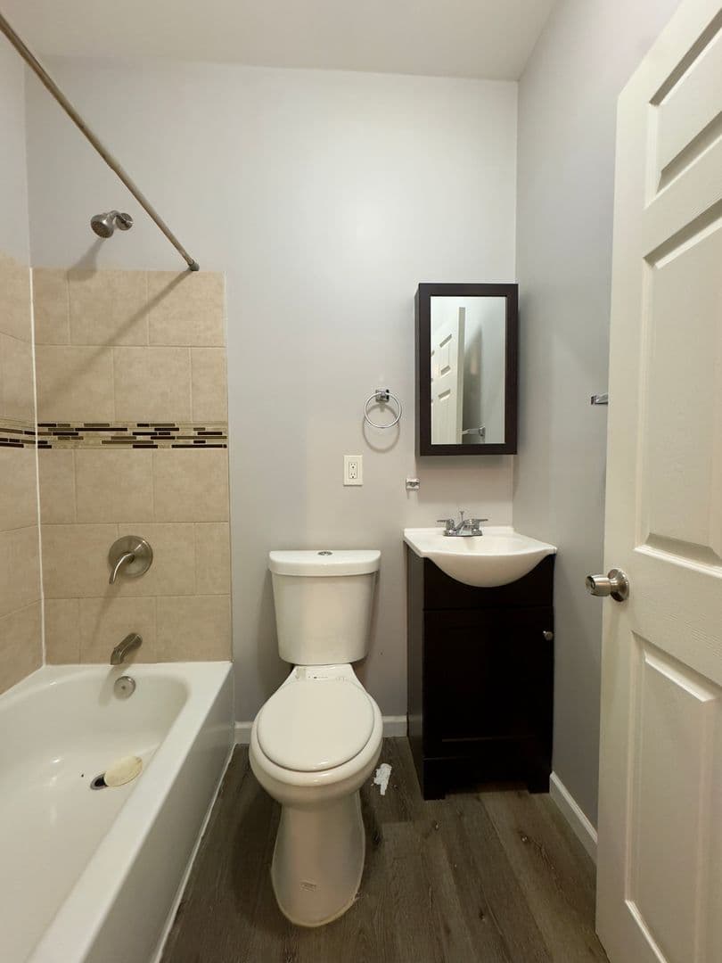 Baltimore Apartment: 2428 N Calvert St