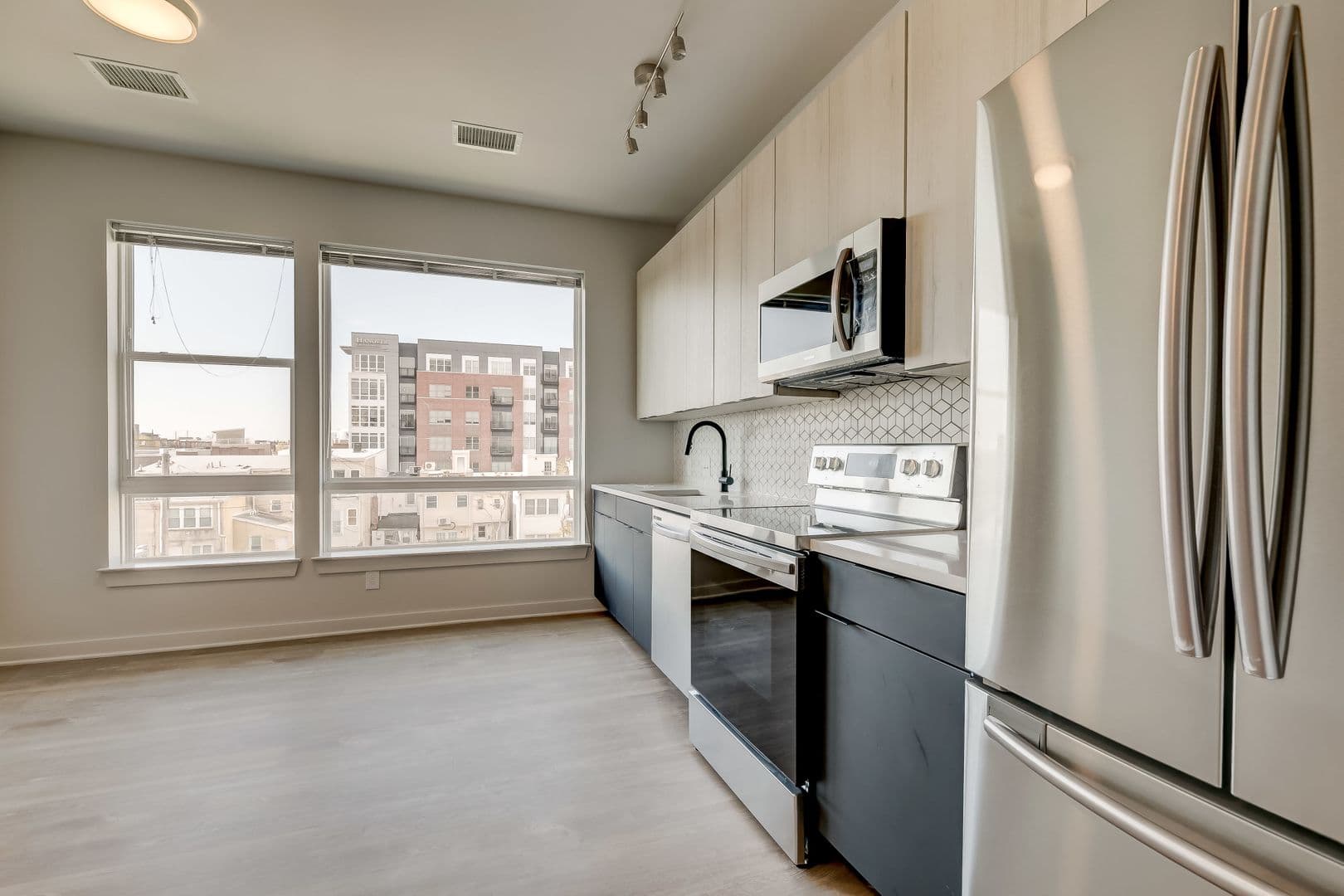 Baltimore Apartment: 115 W Hamburg
