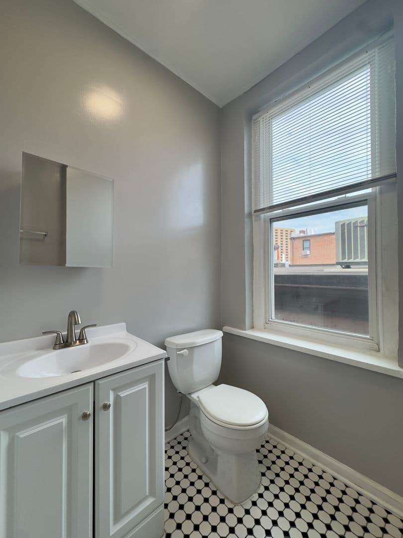Baltimore Apartment: 914 N. Charles St