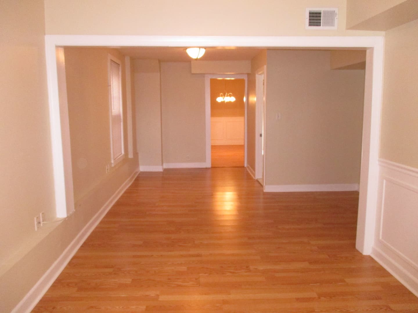 Baltimore House: 3539 Falls Rd