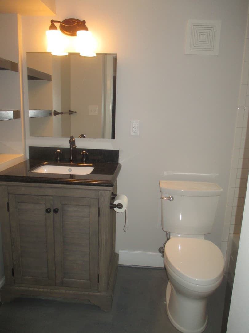 Baltimore Apartment: 1911 E Pratt St