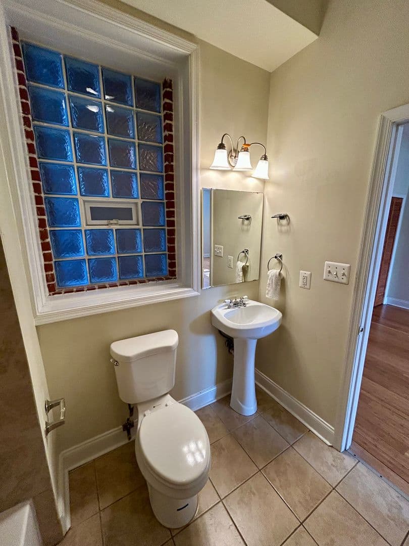 Baltimore Apartment: 2401 Brookfield Ave