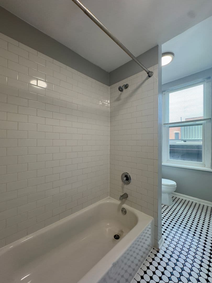 Baltimore Apartment: 914 N. Charles St