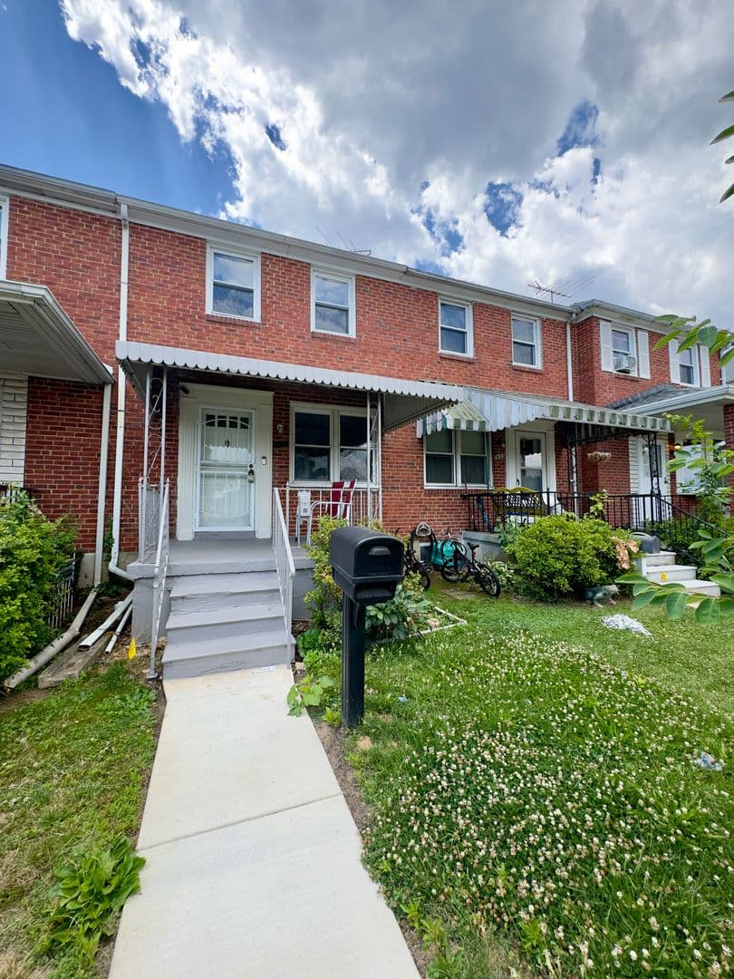 Baltimore Townhome: 433 Oakwood Rd